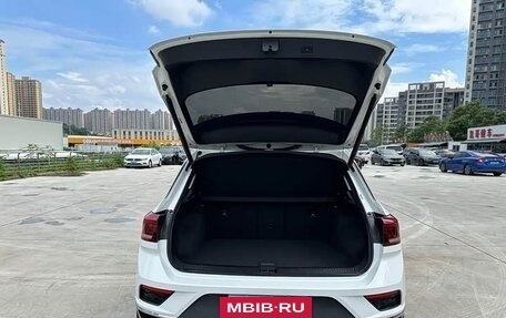 Volkswagen T-Roc I, 2023 год, 1 800 098 рублей, 7 фотография