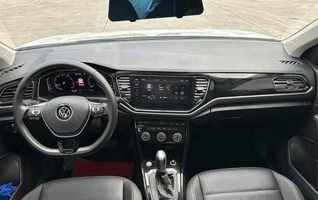 Volkswagen T-Roc I, 2023 год, 1 800 098 рублей, 10 фотография