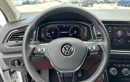 Volkswagen T-Roc I, 2023 год, 1 800 098 рублей, 11 фотография