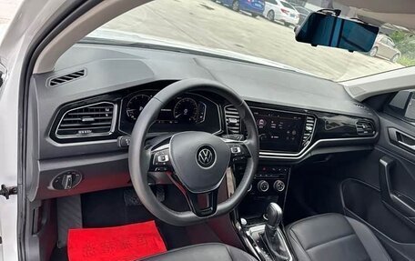 Volkswagen T-Roc I, 2023 год, 1 800 098 рублей, 9 фотография