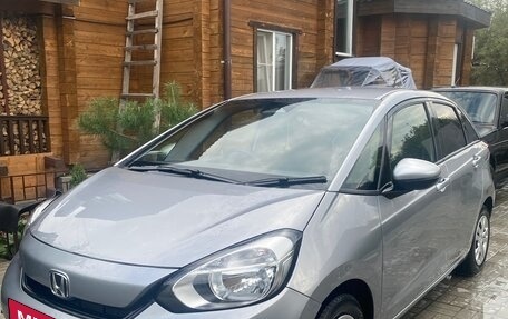 Honda Fit, 2022 год, 1 320 000 рублей, 3 фотография