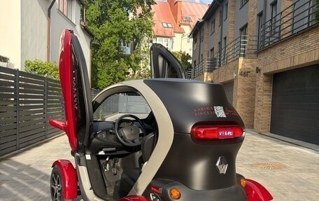 Renault Twizy, 2018 год, 650 000 рублей, 1 фотография