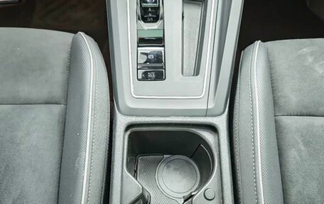 Volkswagen Golf VIII, 2022 год, 2 150 000 рублей, 10 фотография