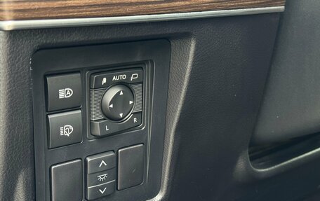 Toyota Land Cruiser Prado 150 рестайлинг 2, 2018 год, 5 490 000 рублей, 23 фотография