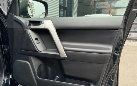 Toyota Land Cruiser Prado 150 рестайлинг 2, 2018 год, 5 490 000 рублей, 34 фотография