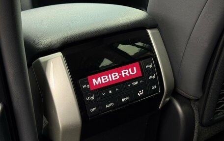 Toyota Land Cruiser Prado 150 рестайлинг 2, 2018 год, 5 490 000 рублей, 31 фотография
