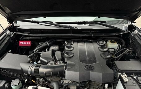 Toyota Land Cruiser Prado 150 рестайлинг 2, 2018 год, 5 490 000 рублей, 39 фотография