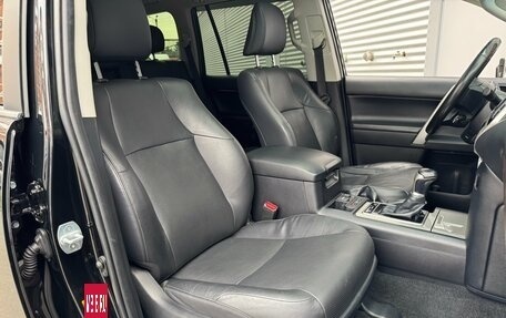 Toyota Land Cruiser Prado 150 рестайлинг 2, 2018 год, 5 490 000 рублей, 37 фотография