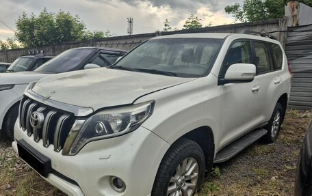 Toyota Land Cruiser Prado 150 рестайлинг 2, 2013 год, 2 300 000 рублей, 2 фотография