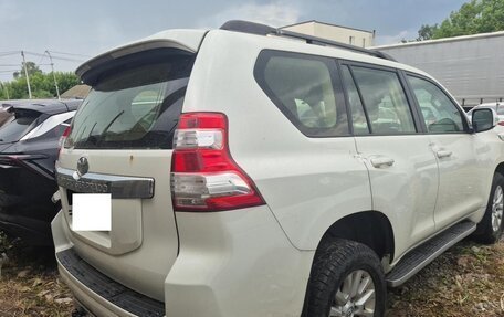 Toyota Land Cruiser Prado 150 рестайлинг 2, 2013 год, 2 300 000 рублей, 7 фотография