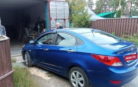 Hyundai Solaris II рестайлинг, 2011 год, 850 000 рублей, 4 фотография