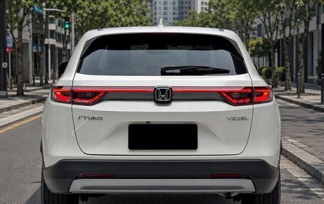 Honda Vezel, 2023 год, 1 850 000 рублей, 6 фотография