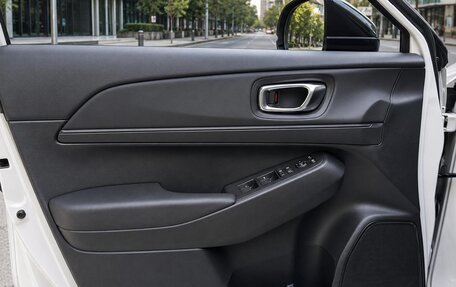 Honda Vezel, 2023 год, 1 850 000 рублей, 20 фотография