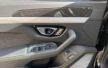 Lamborghini Urus I, 2019 год, 24 000 000 рублей, 27 фотография