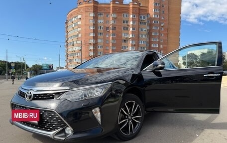 Toyota Camry, 2017 год, 2 500 000 рублей, 4 фотография