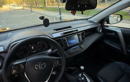 Toyota RAV4, 2017 год, 2 350 000 рублей, 6 фотография