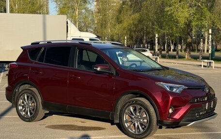 Toyota RAV4, 2017 год, 2 350 000 рублей, 2 фотография