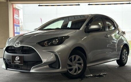 Toyota Yaris, 2022 год, 890 000 рублей, 3 фотография