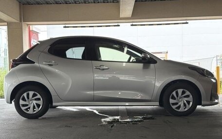 Toyota Yaris, 2022 год, 890 000 рублей, 5 фотография