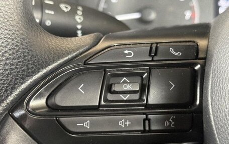 Toyota Yaris, 2022 год, 890 000 рублей, 16 фотография