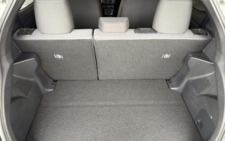 Toyota Yaris, 2022 год, 890 000 рублей, 26 фотография