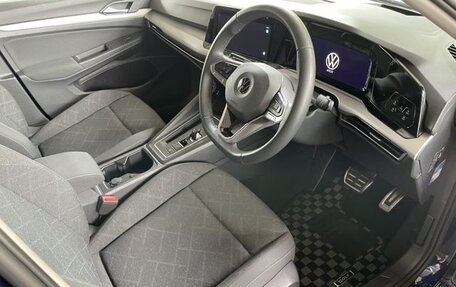 Volkswagen Golf VIII, 2023 год, 1 450 000 рублей, 10 фотография