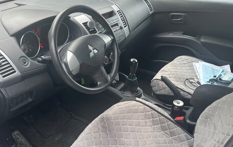 Mitsubishi Outlander III рестайлинг 3, 2011 год, 1 150 000 рублей, 3 фотография