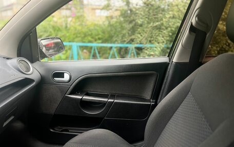 Ford Fiesta, 2007 год, 330 000 рублей, 16 фотография