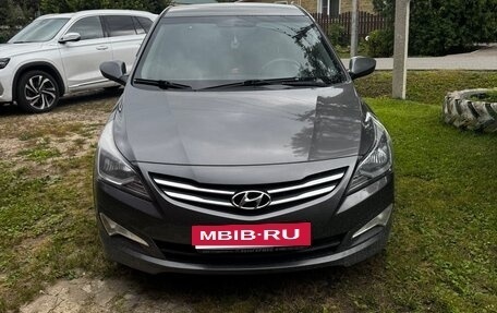 Hyundai Solaris II рестайлинг, 2014 год, 850 000 рублей, 4 фотография
