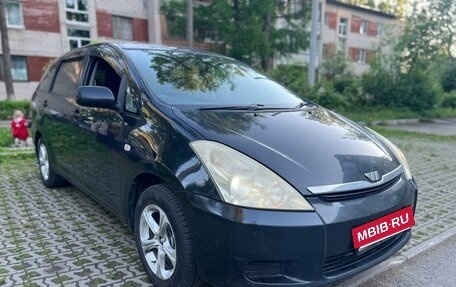 Toyota Wish II, 2005 год, 630 000 рублей, 2 фотография