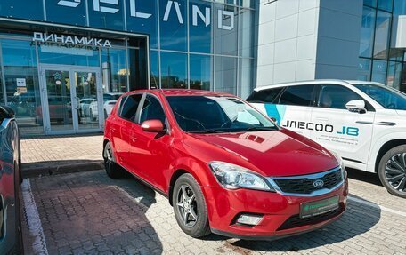 KIA cee'd I рестайлинг, 2010 год, 675 000 рублей, 3 фотография