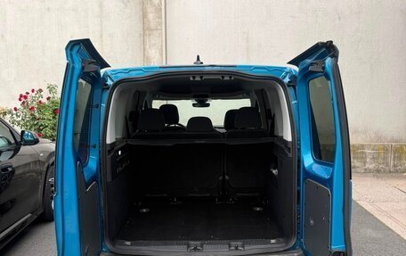 Volkswagen Caddy IV, 2022 год, 3 000 000 рублей, 7 фотография