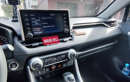 Toyota RAV4, 2021 год, 3 500 000 рублей, 4 фотография