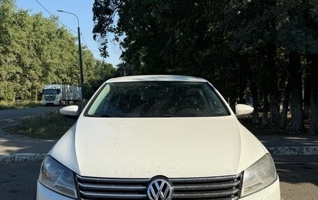 Volkswagen Passat B7, 2013 год, 1 300 000 рублей, 2 фотография