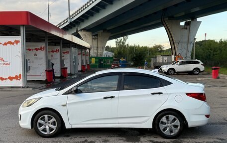 Hyundai Solaris II рестайлинг, 2013 год, 400 000 рублей, 7 фотография