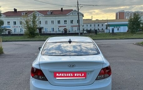 Hyundai Solaris II рестайлинг, 2013 год, 400 000 рублей, 6 фотография