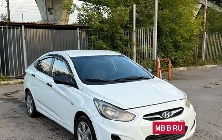 Hyundai Solaris II рестайлинг, 2013 год, 400 000 рублей, 2 фотография