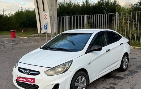 Hyundai Solaris II рестайлинг, 2013 год, 400 000 рублей, 3 фотография