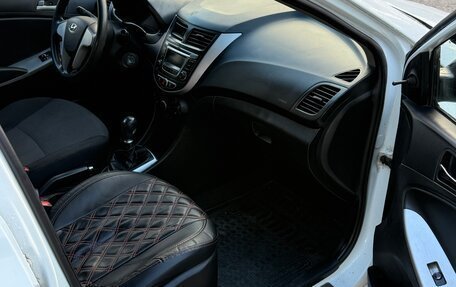 Hyundai Solaris II рестайлинг, 2013 год, 400 000 рублей, 10 фотография