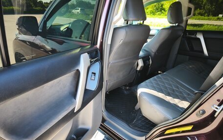 Toyota Land Cruiser Prado 150 рестайлинг 2, 2011 год, 2 700 000 рублей, 6 фотография