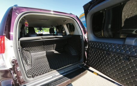 Toyota Land Cruiser Prado 150 рестайлинг 2, 2011 год, 2 700 000 рублей, 24 фотография