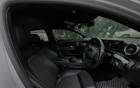 Mercedes-Benz A-Класс, 2018 год, 1 640 000 рублей, 9 фотография