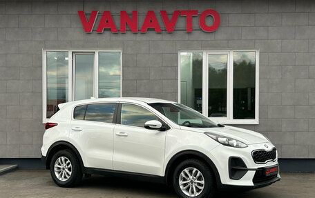 KIA Sportage IV рестайлинг, 2020 год, 2 490 000 рублей, 3 фотография