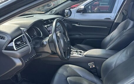 Toyota Camry, 2018 год, 2 490 000 рублей, 8 фотография