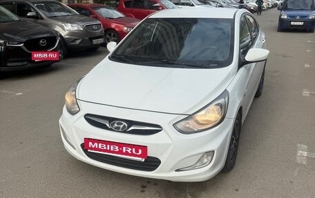 Hyundai Solaris II рестайлинг, 2012 год, 750 000 рублей, 5 фотография