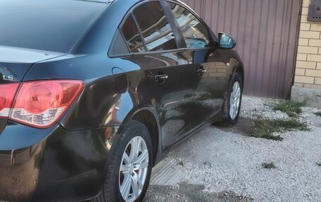 Chevrolet Cruze II, 2010 год, 490 000 рублей, 3 фотография