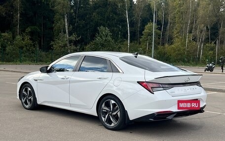 Hyundai Elantra, 2021 год, 1 850 000 рублей, 9 фотография