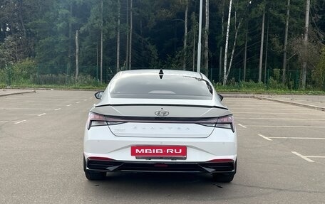 Hyundai Elantra, 2021 год, 1 850 000 рублей, 8 фотография
