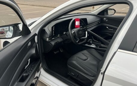 Hyundai Elantra, 2021 год, 1 850 000 рублей, 13 фотография