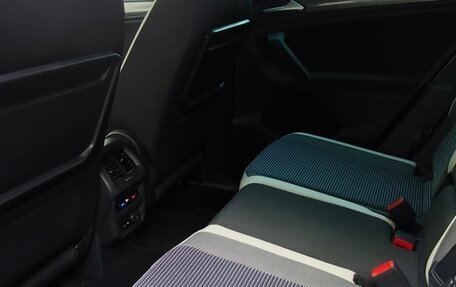 Volkswagen Tiguan II, 2020 год, 3 400 000 рублей, 11 фотография